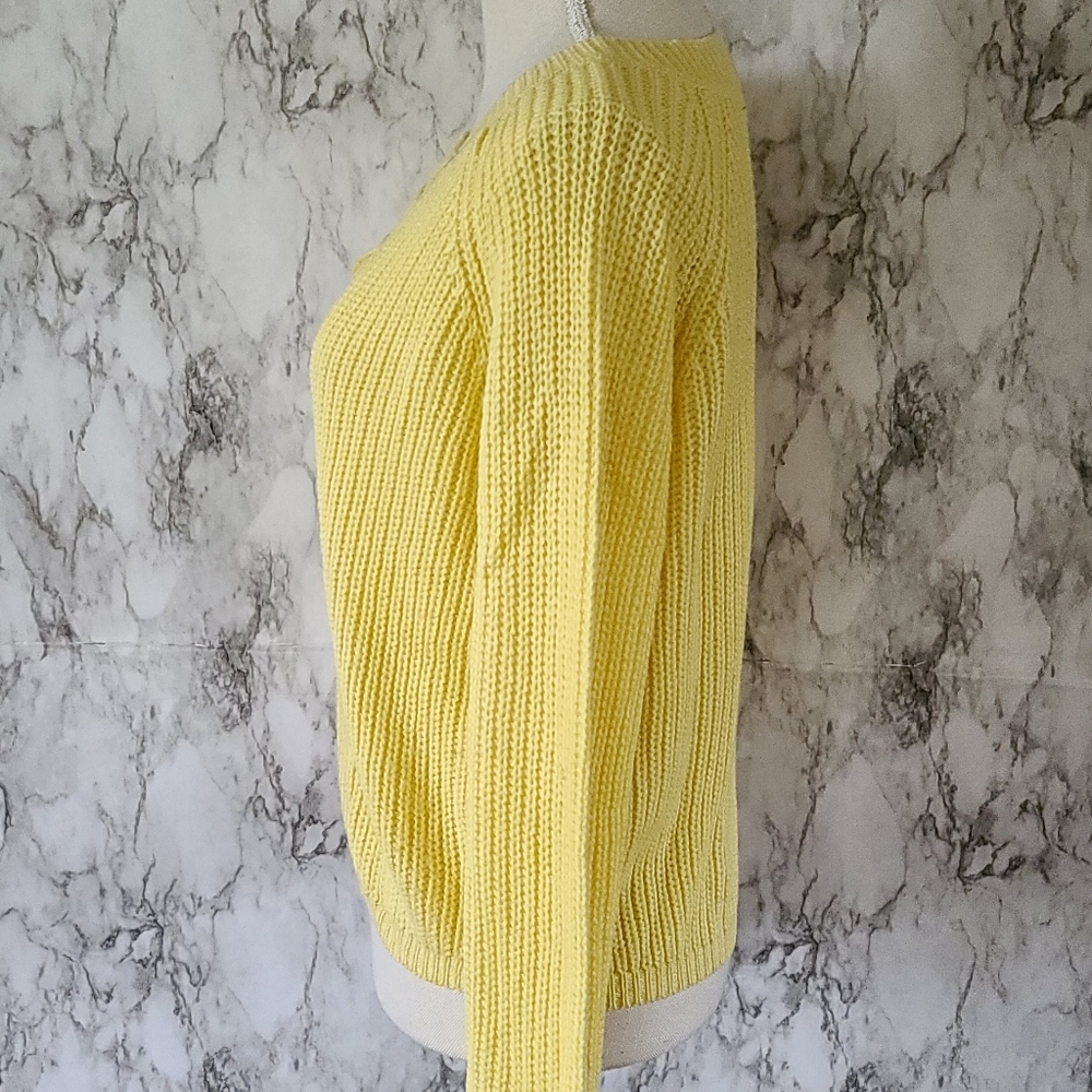 Almost Famous Sweater Size Small - image 4